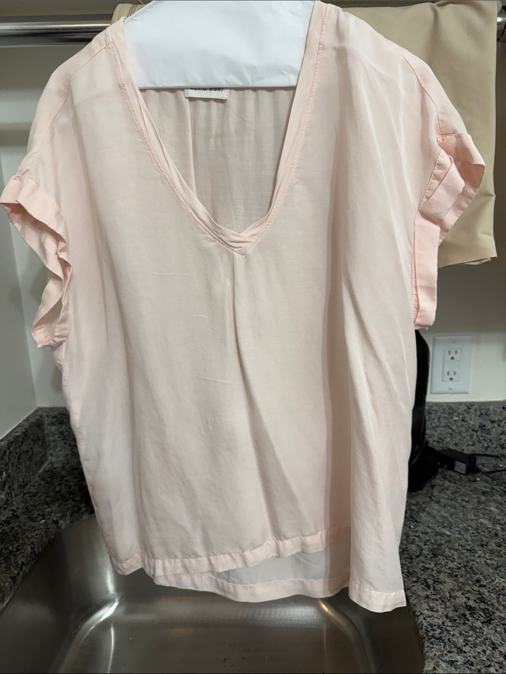 Bella Dahl Pale Pink V-Neck Short Sleeve Blouse